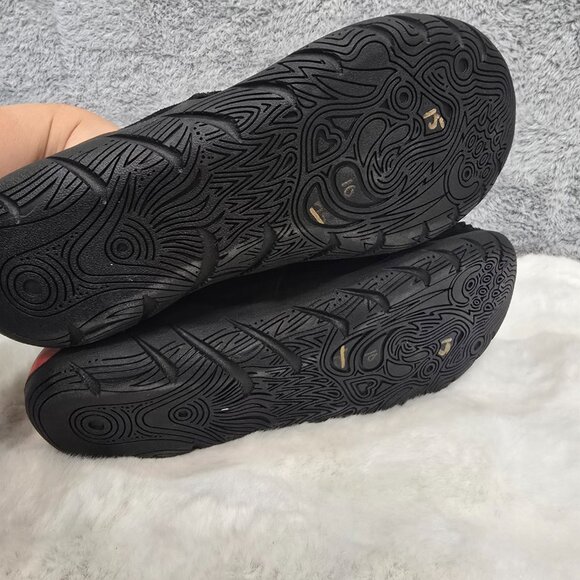 Manitobah Men's Makwa Slip-On Mukluk Black Suede Sizes New 60169 Waterproof - Picture 8 of 11